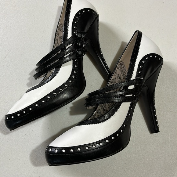 2 pairs of heels - Picture 2 of 5